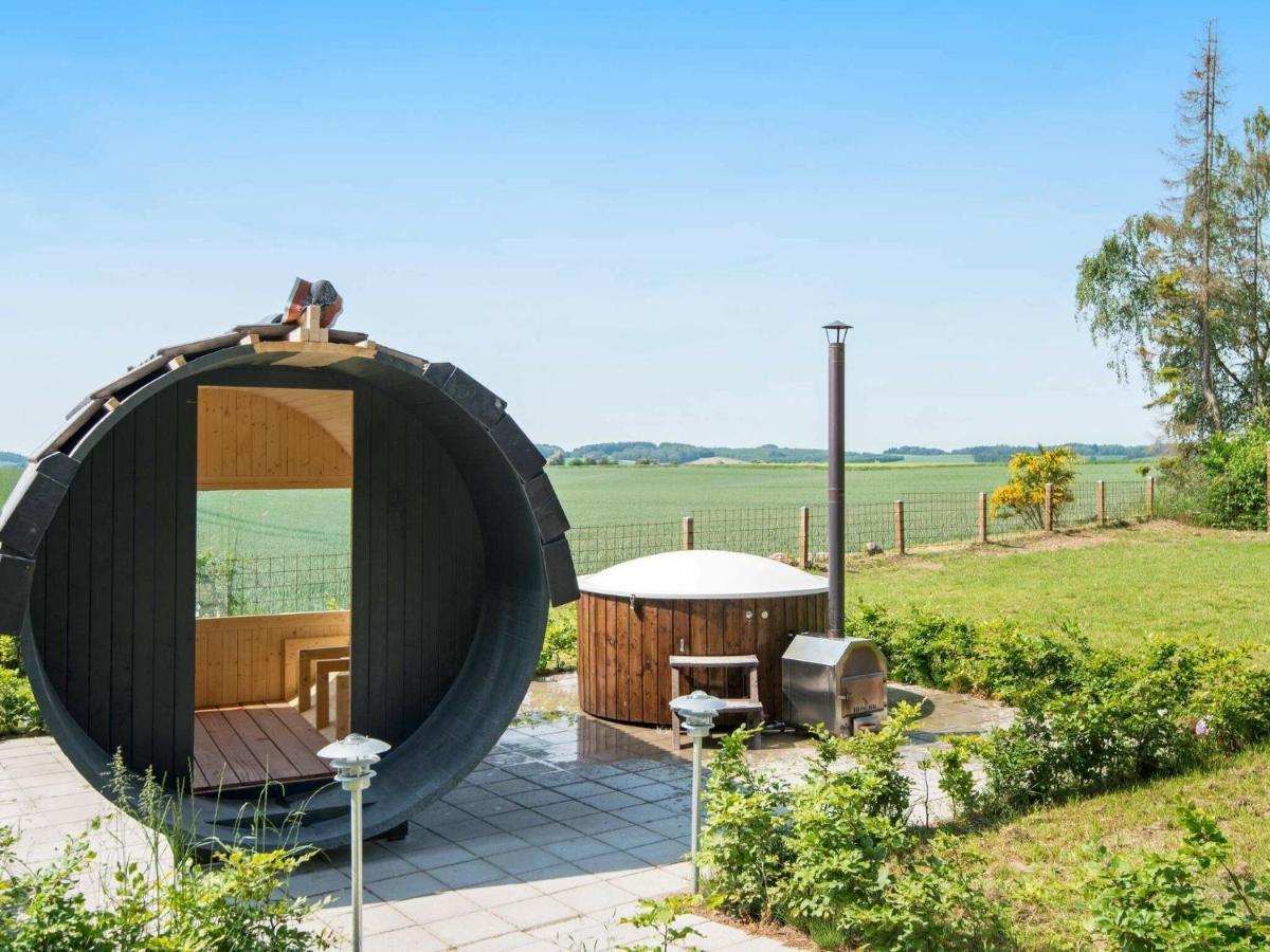 10 Person Holiday Home In Glesborg Quarto foto